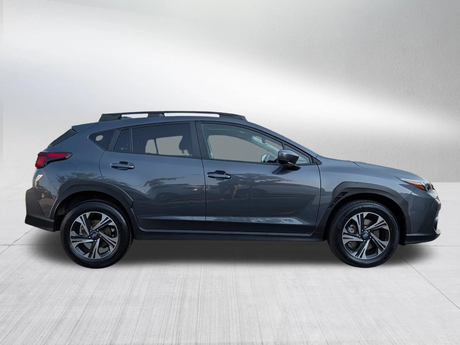 Used 2025 Magnetite Gray Metallic Subaru Premium image 8