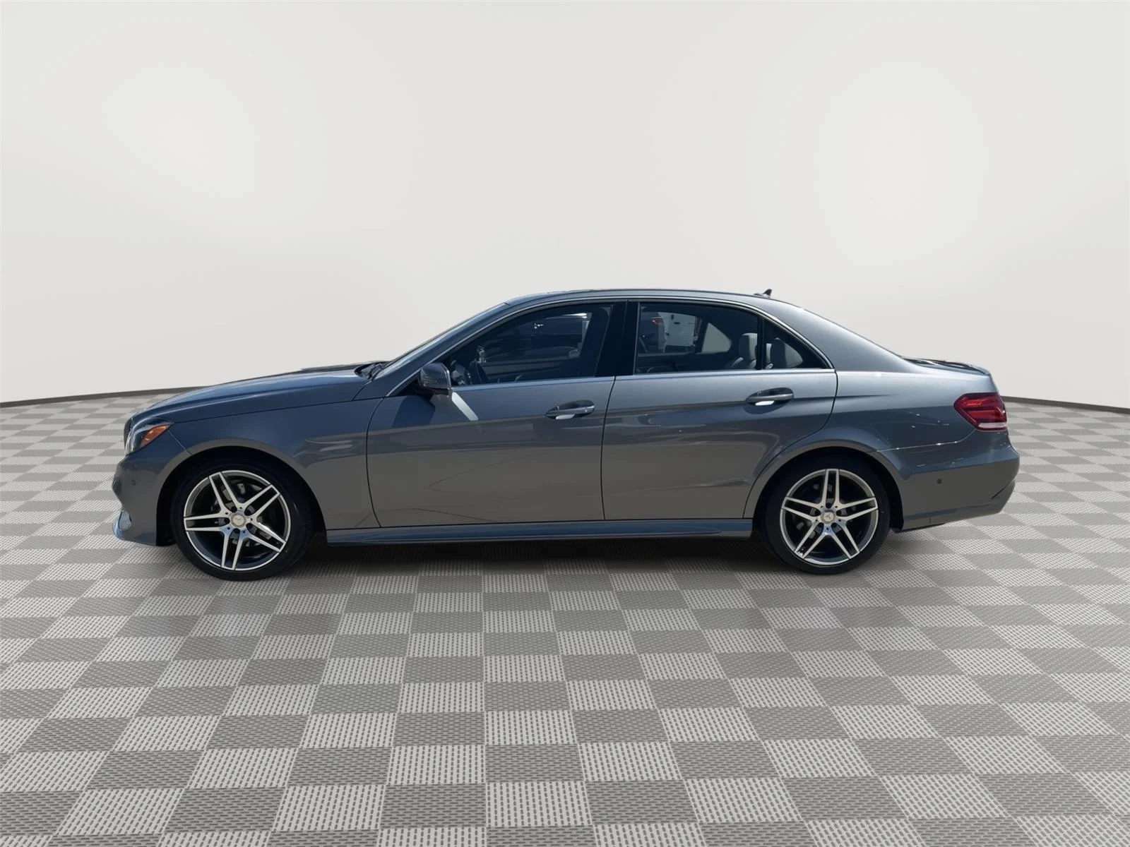 Used 2016 Selenite Grey Metallic Mercedes-Benz E 350 Sport image 6