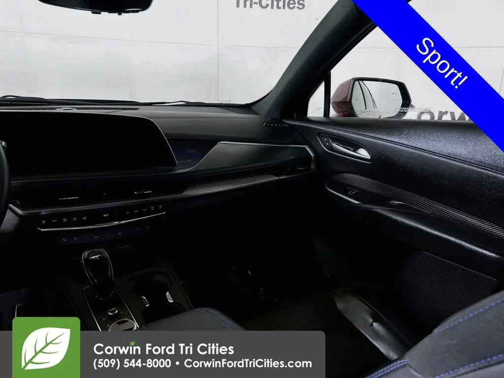 Used 2025  Cadillac Sport image 28