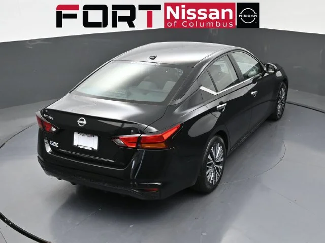 Used 2025 Black Nissan 2.5 SV image 42