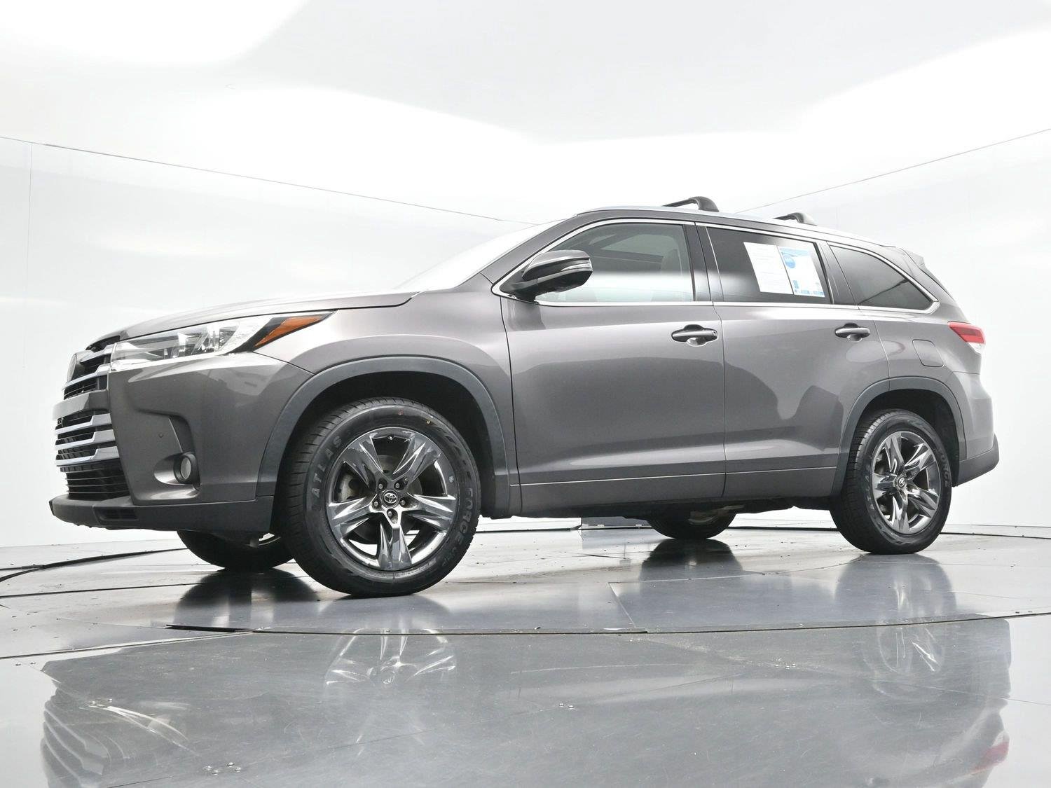 Used 2017 Predawn Gray Mica Toyota Limited image 46