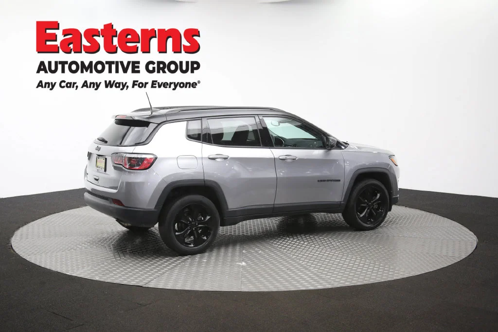 Used 2020 Silver Jeep Latitude image 43