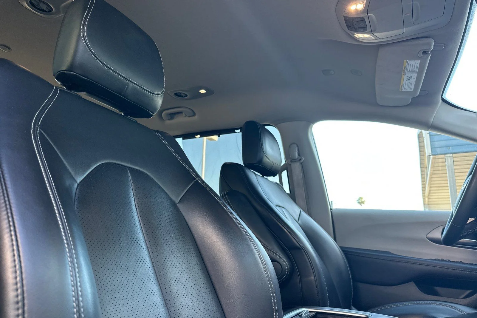 Used 2023 Silver Chrysler Touring L image 18