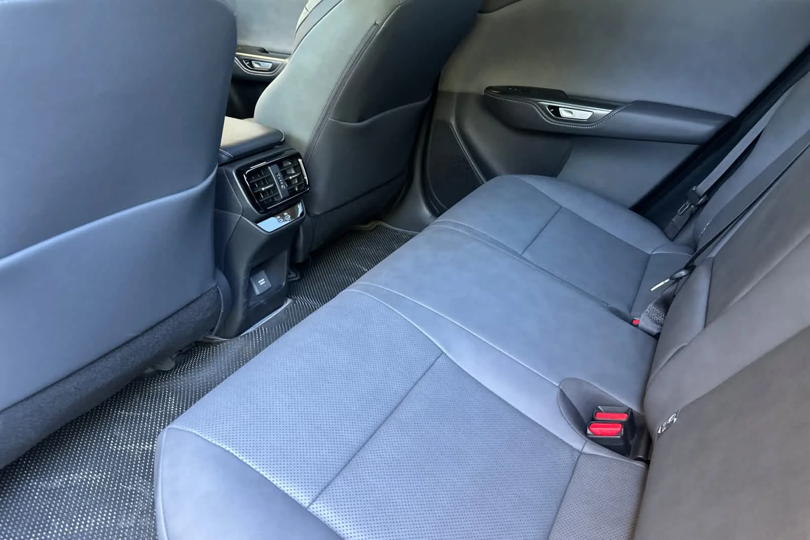 New 2026 Iridium Lexus  450e PREMIUM AWD image 4