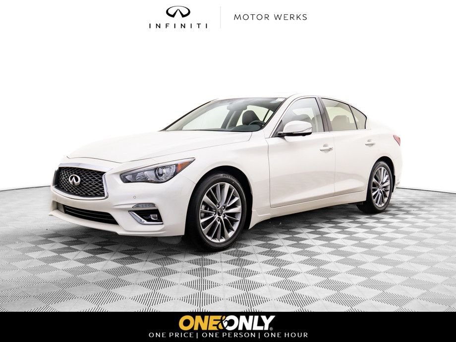 2023 INFINITI Q50 LUXE