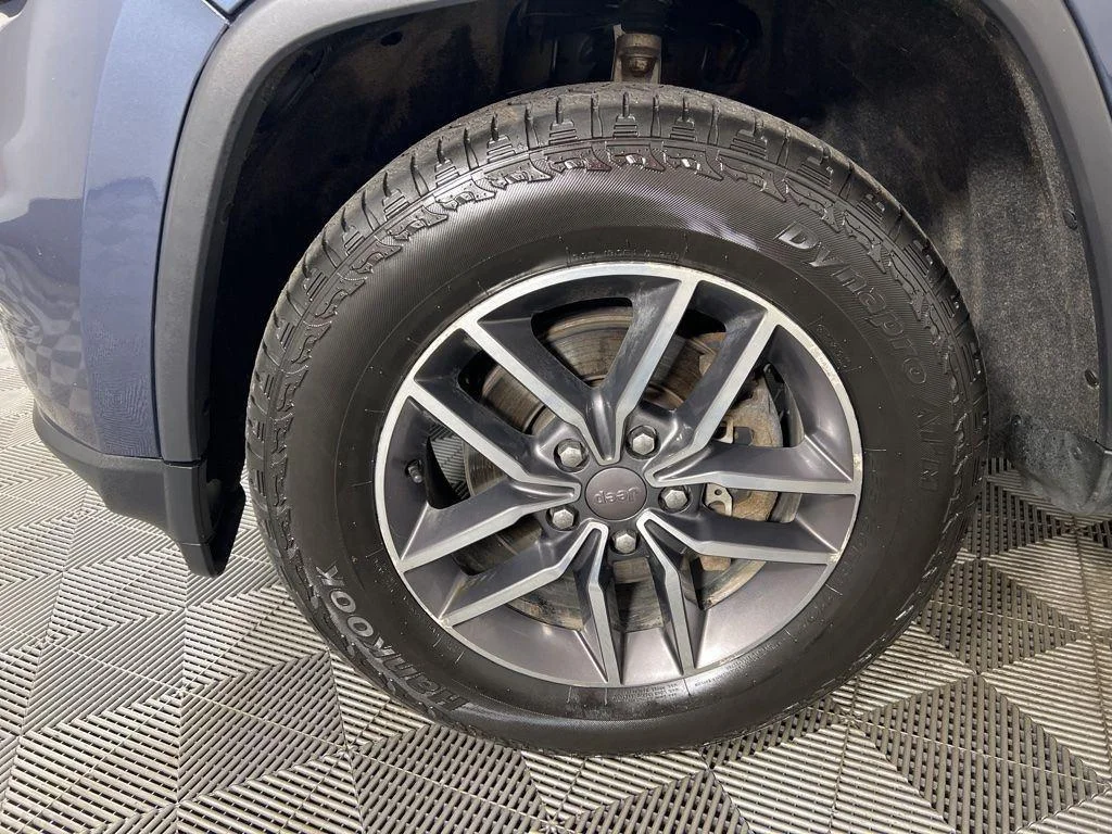 Used 2019 Pacific Blue Clearcoat Jeep Limited image 26