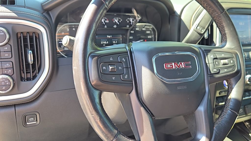 Used 2022 White GMC AT4 image 10