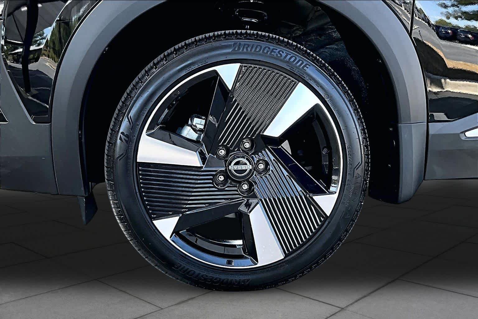 Certified Used 2026 Super Black Nissan SR image 11