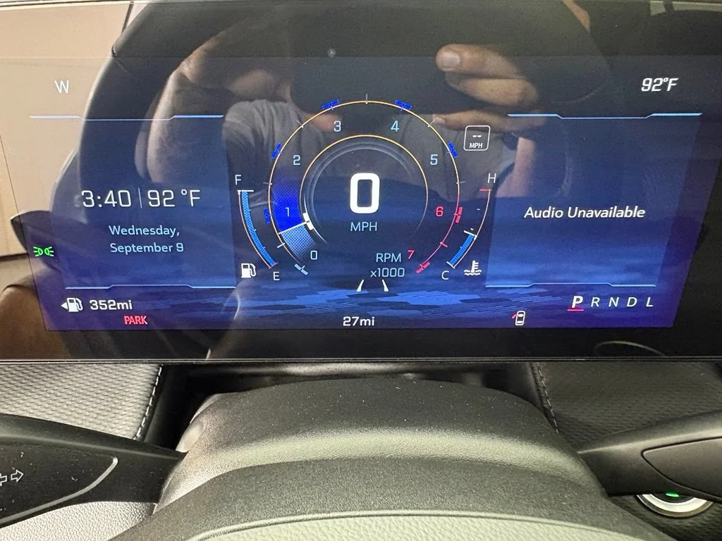 New 2027 Summit White Chevrolet LT image 30