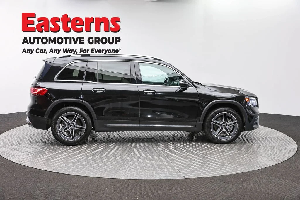 Used 2022 Black Mercedes-Benz GLB 250 image 4