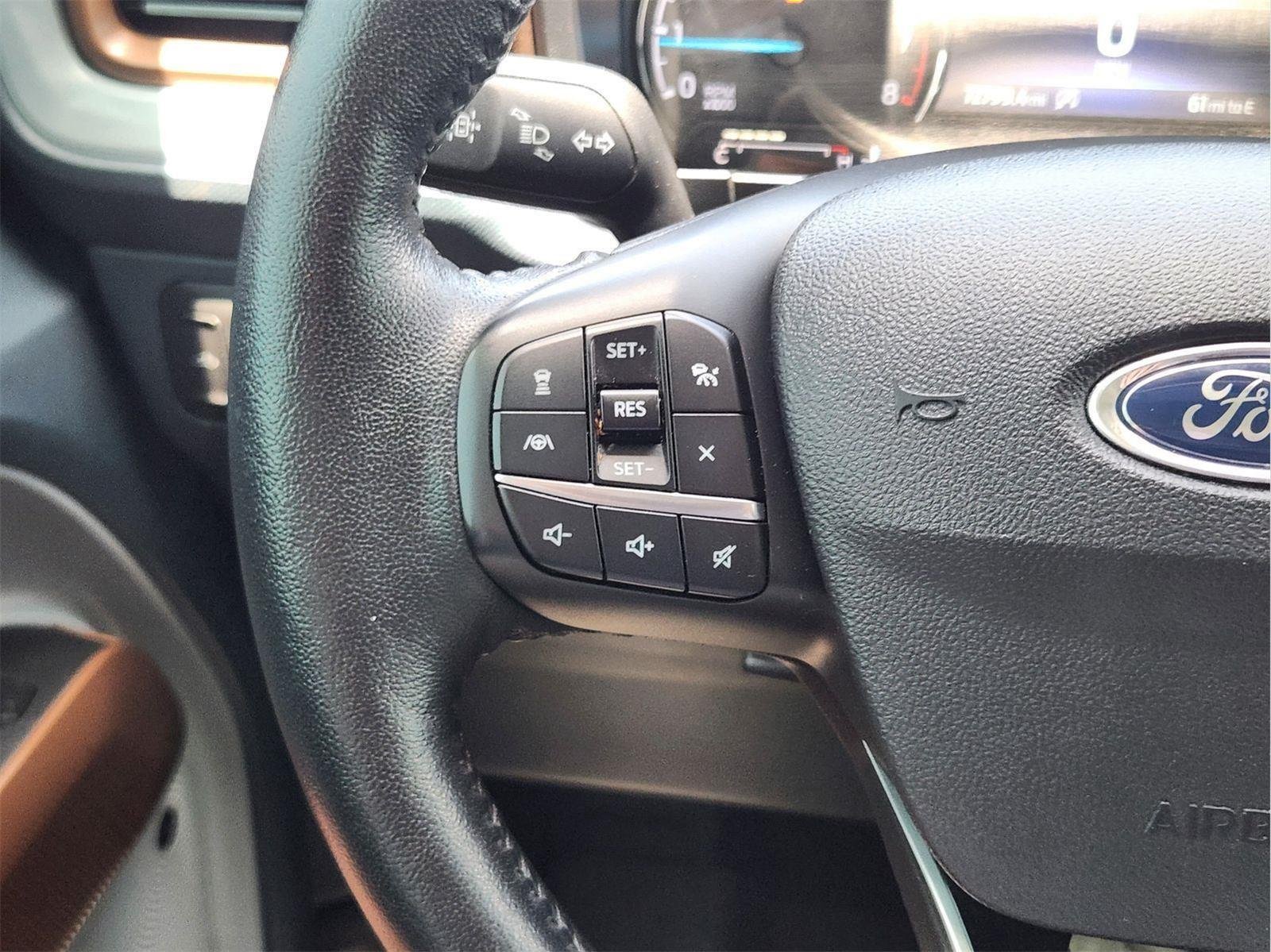 Used 2022 Hot Pepper Red Metallic Tinted Clearcoat Ford LARIAT image 29