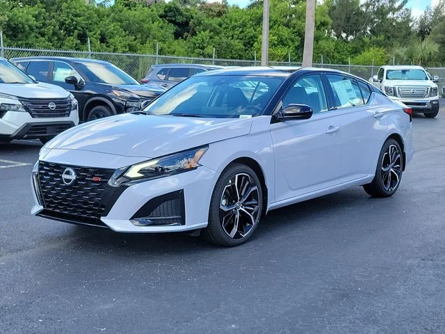 New 2026 Gray Sky Pearl / Super Black Two-tone Nissan SR image 10