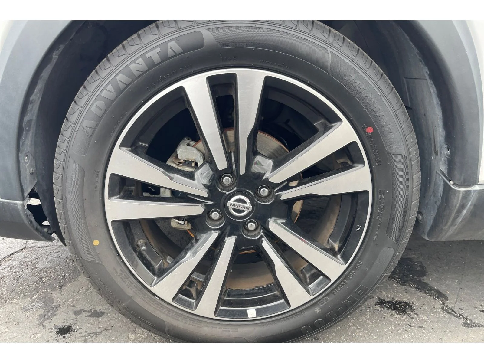 Used 2019 Aspen White Tricoat Nissan SV image 40