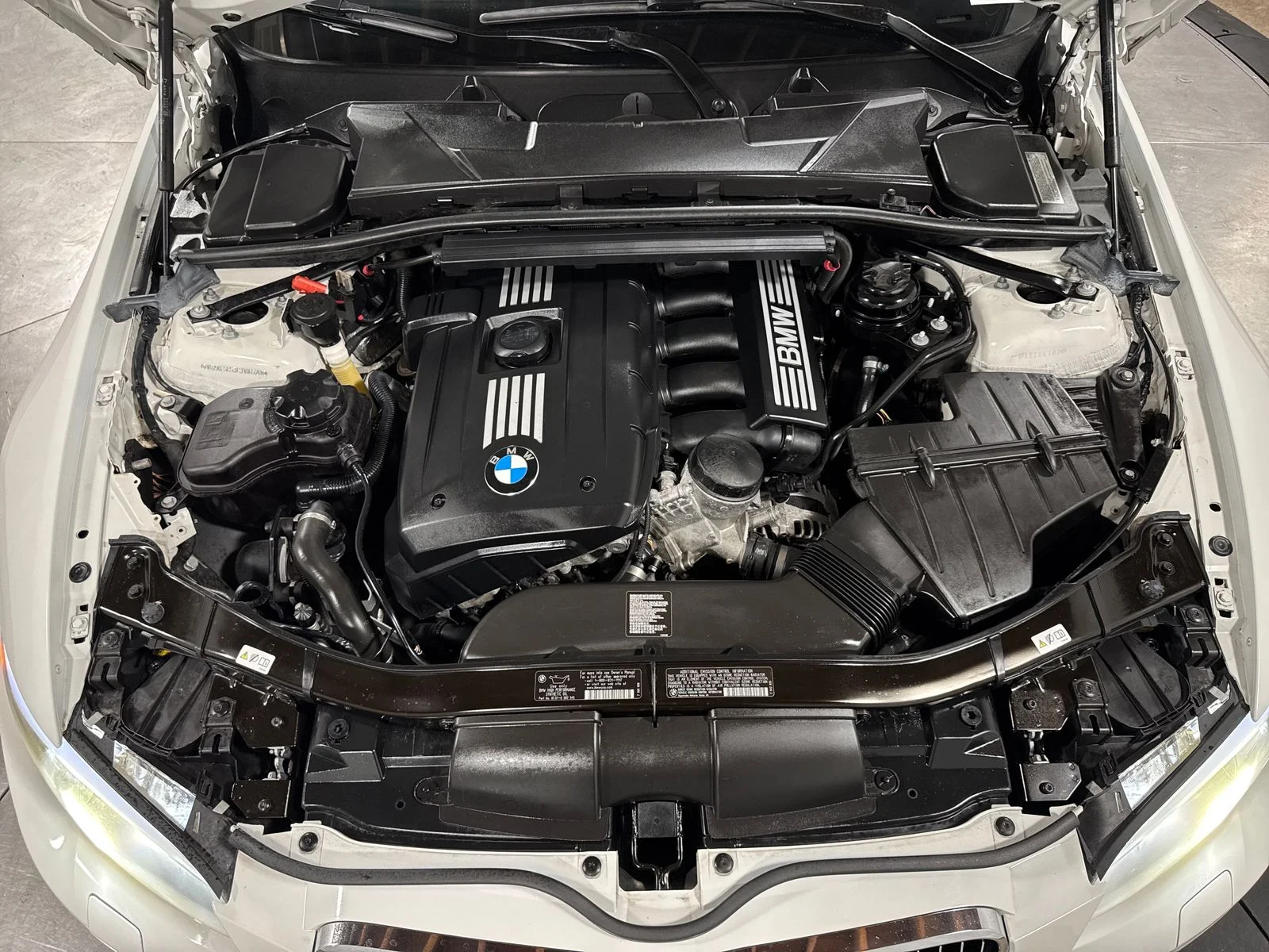 Used 2012 Alpine White BMW 328i image 24