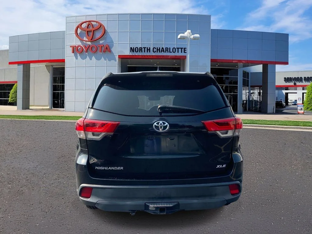 Used 2018 Black Toyota XLE image 5