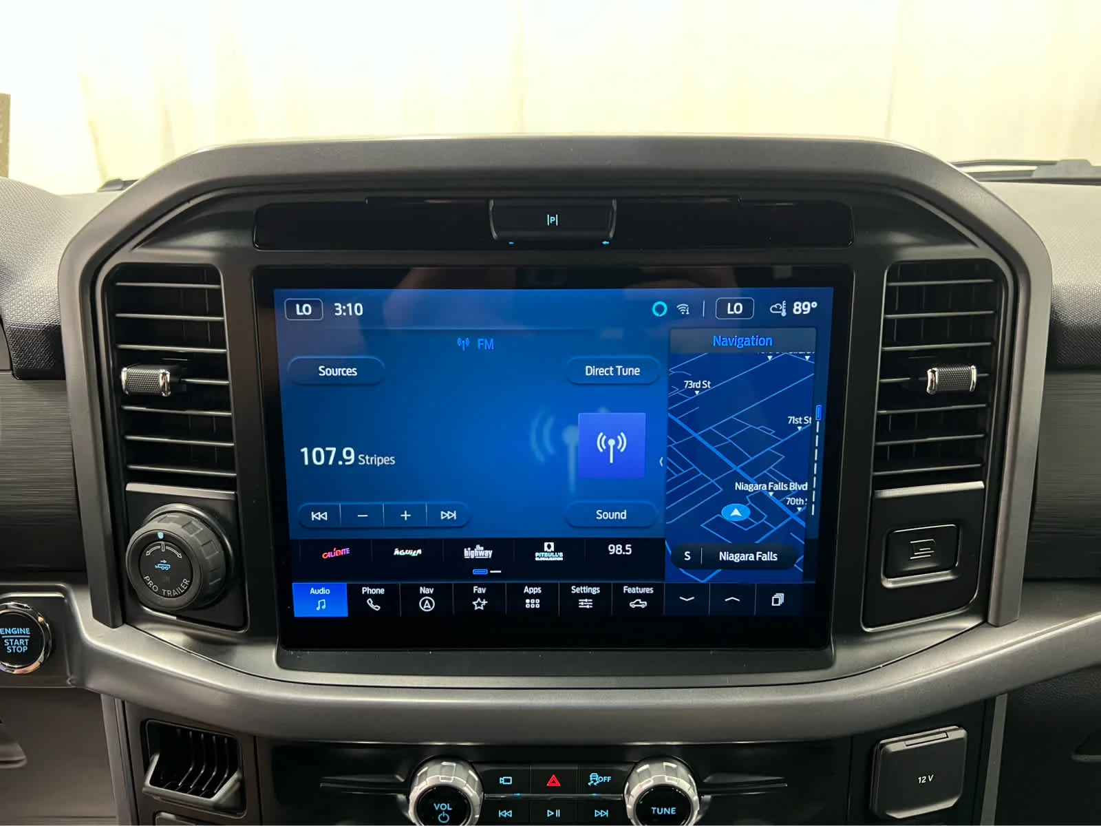 Used 2025 Carbonized Gray Metallic Ford XLT image 22