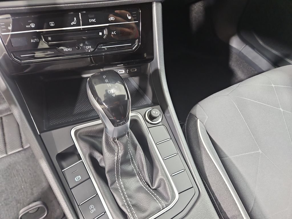 New 2026 White Volkswagen 1.5T Sport image 22