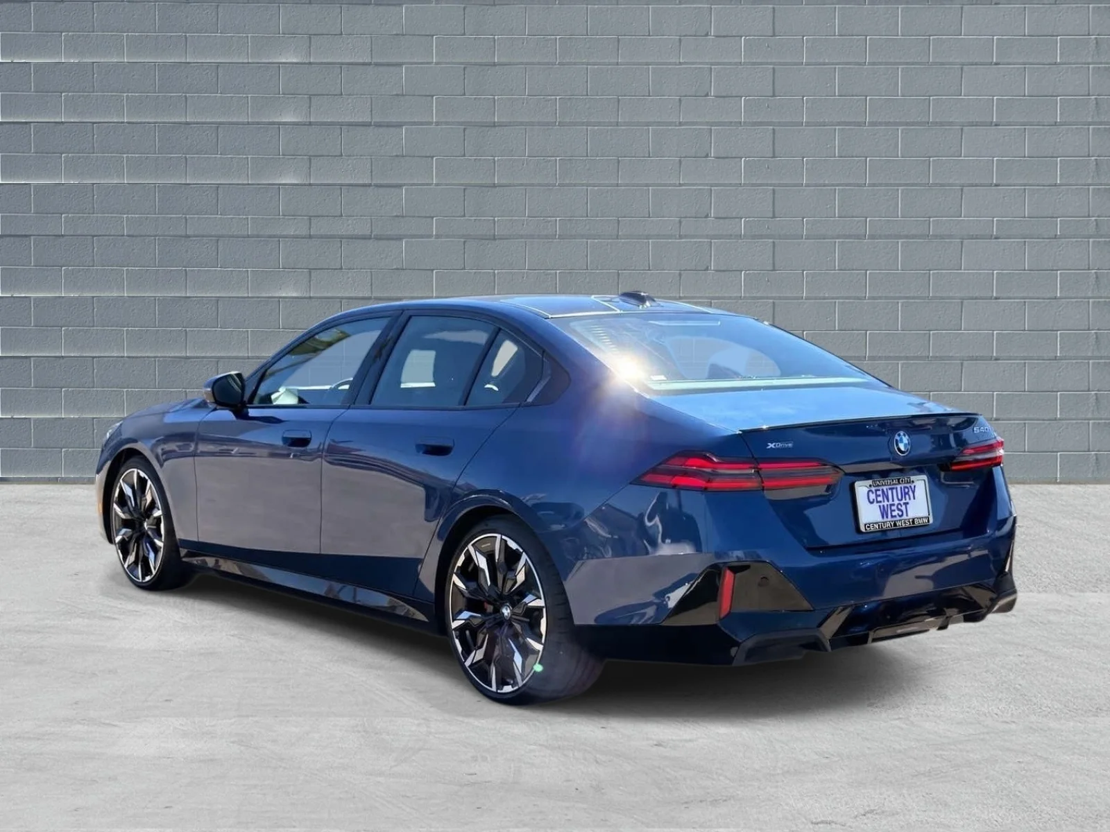 Used 2025 Phytonic Blue Metallic BMW 540i xDrive Sedan image 3