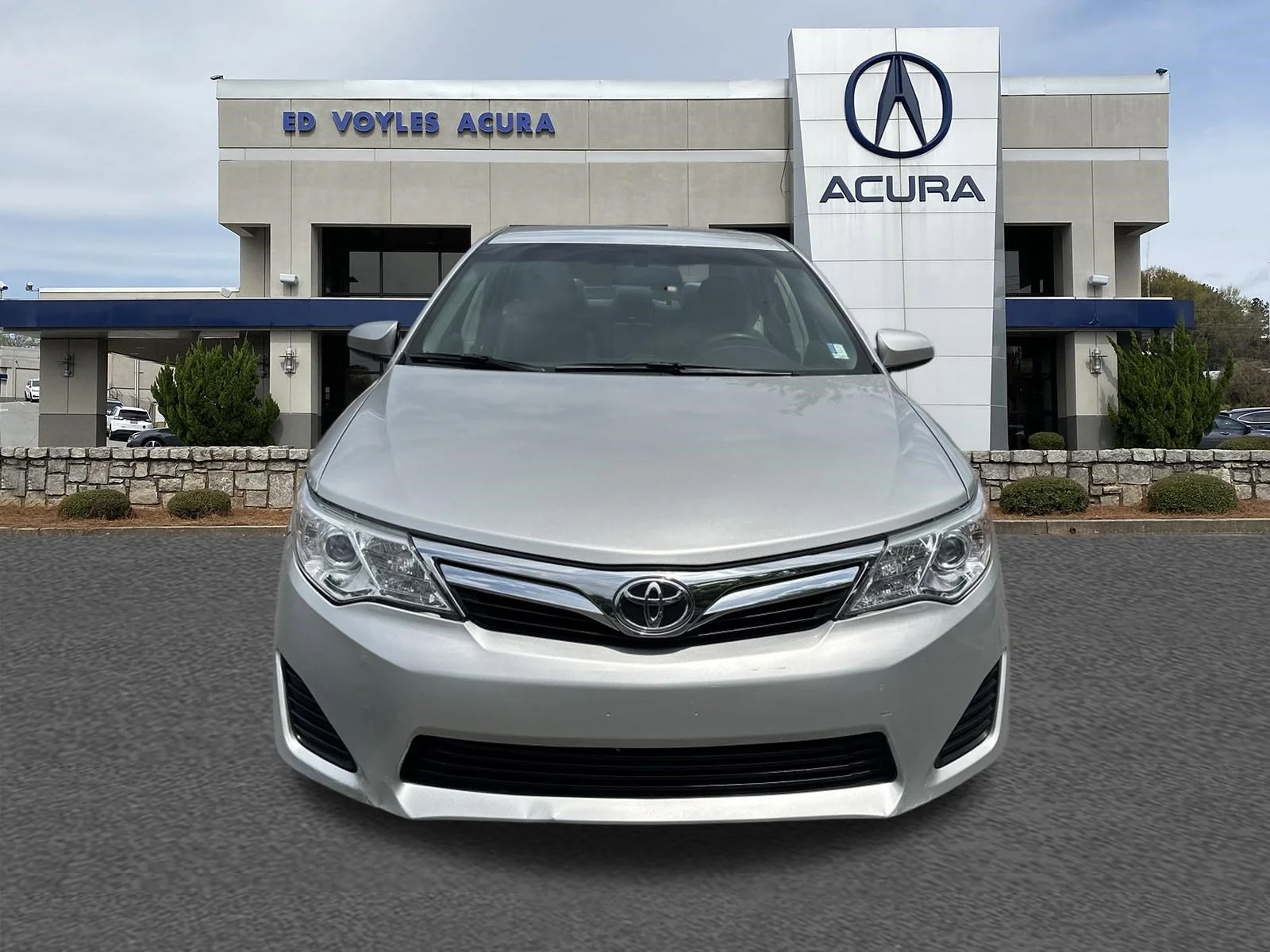 Used 2014 Toyota Camry LE with VIN 4T4BF1FK6ER352362 for sale in Chamblee, GA
