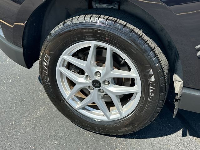 Used 2024 Agate Black Metallic Ford SEL image 7