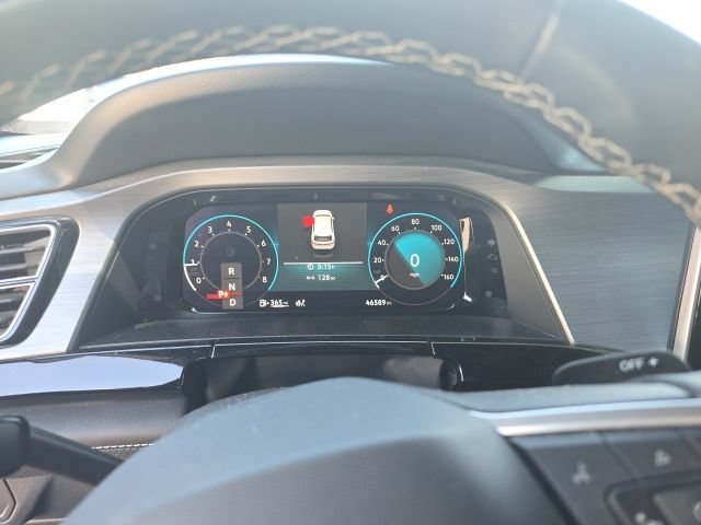 Used 2024 Deep Black Pearl Volkswagen 2.0T SE image 3