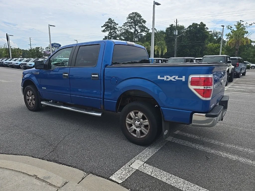 Used 2011 Blue Ford XLT image 6