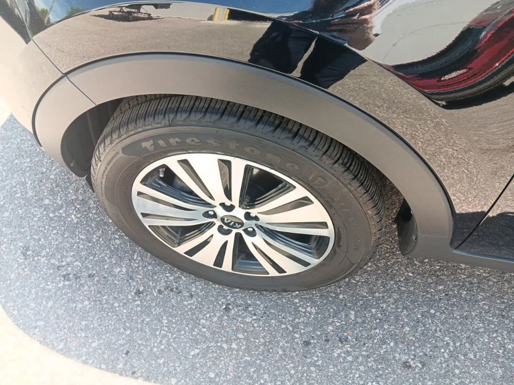 Used 2015 Black Cherry Kia EX image 10