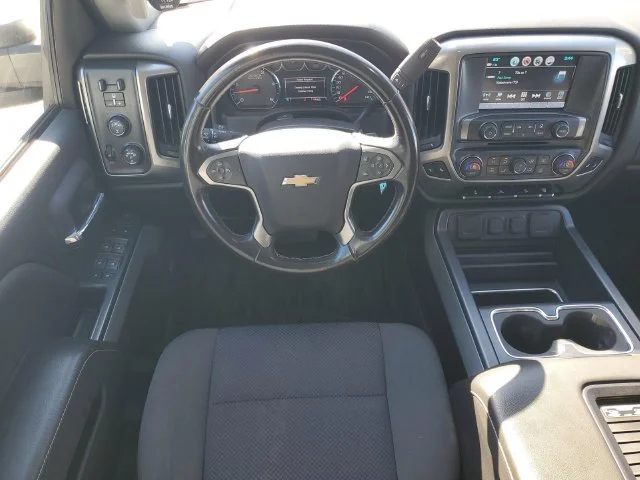 Used 2018 SILVER ICE METALLIC Chevrolet LT image 29