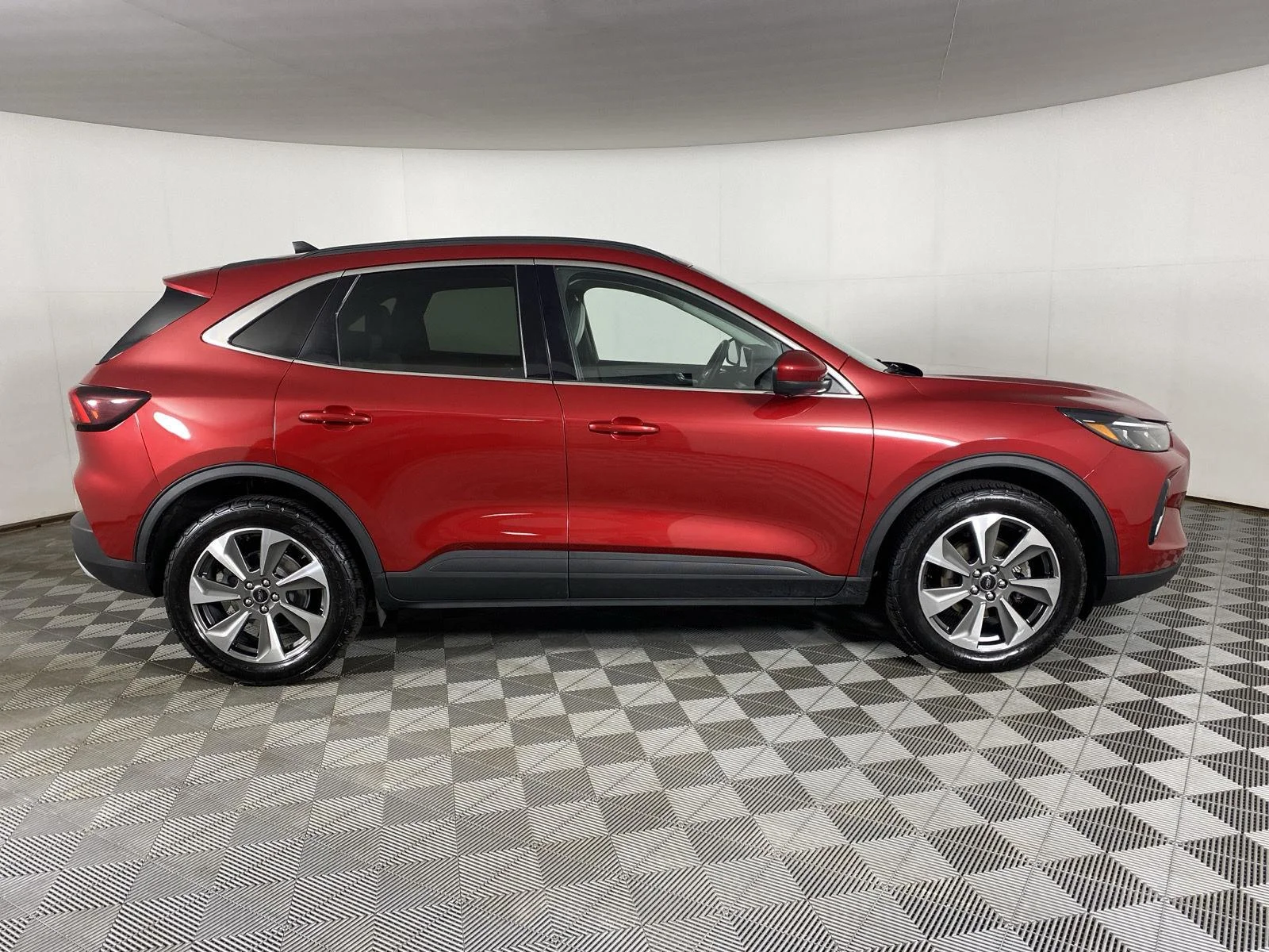 Used 2023 Rapid Red Metallic Tinted Clearcoat Ford Platinum image 18