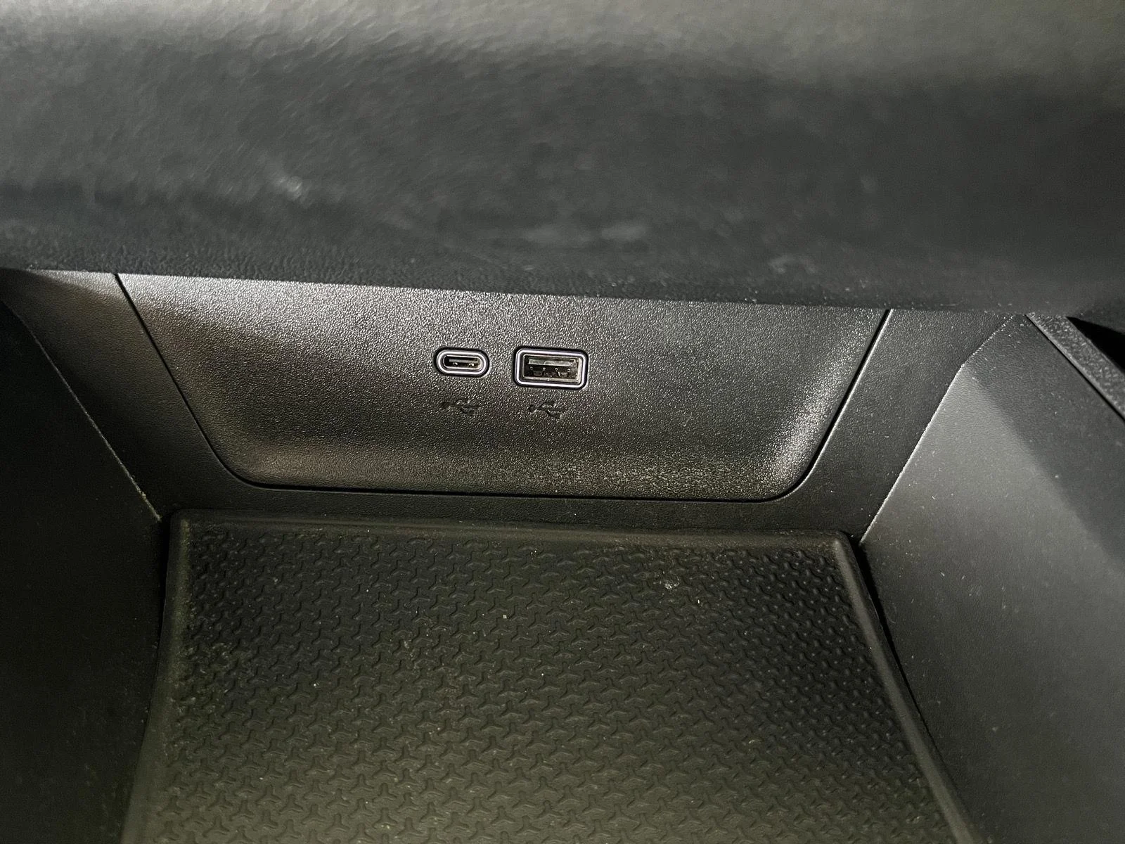 Used 2025 Sterling Gray Metallic Chevrolet LT image 21