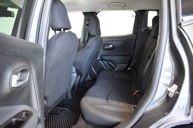 Used 2022 Gray Jeep Latitude image 14