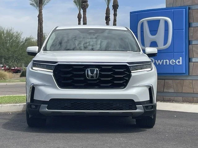 Certified Used 2025 Platinum White Pearl Honda EX-L image 4
