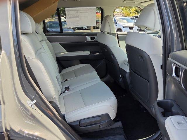 New 2027 Gray Hyundai SEL FWD image 13