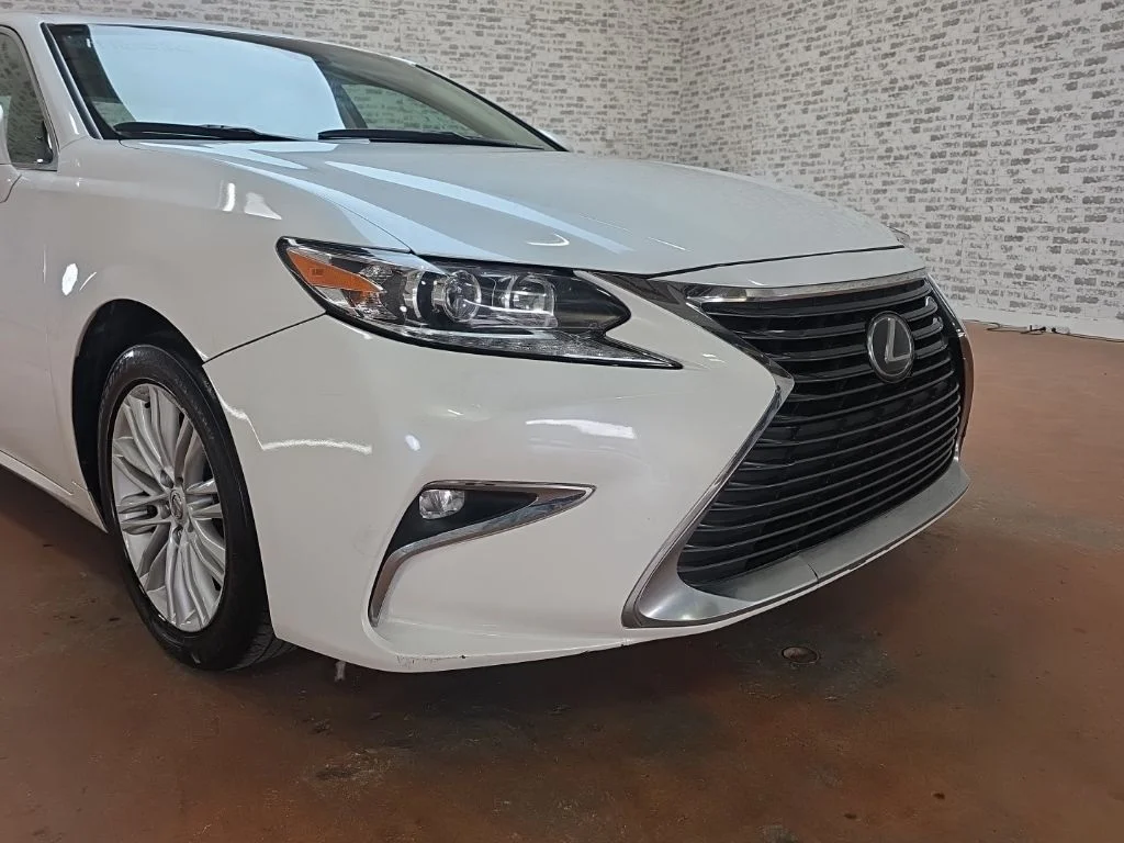 Used 2018 White Lexus 350 image 7