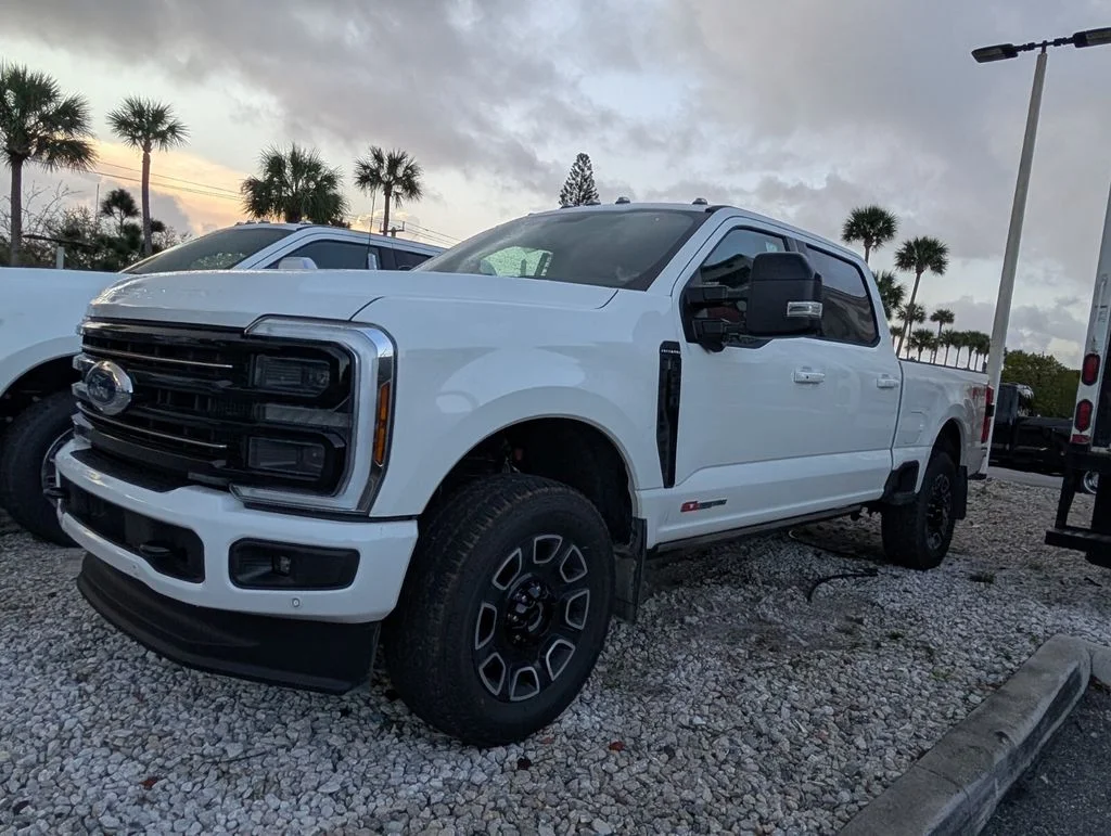 New 2026 Star White Metallic Tri-Coat Ford F-250® Platinum® image 3