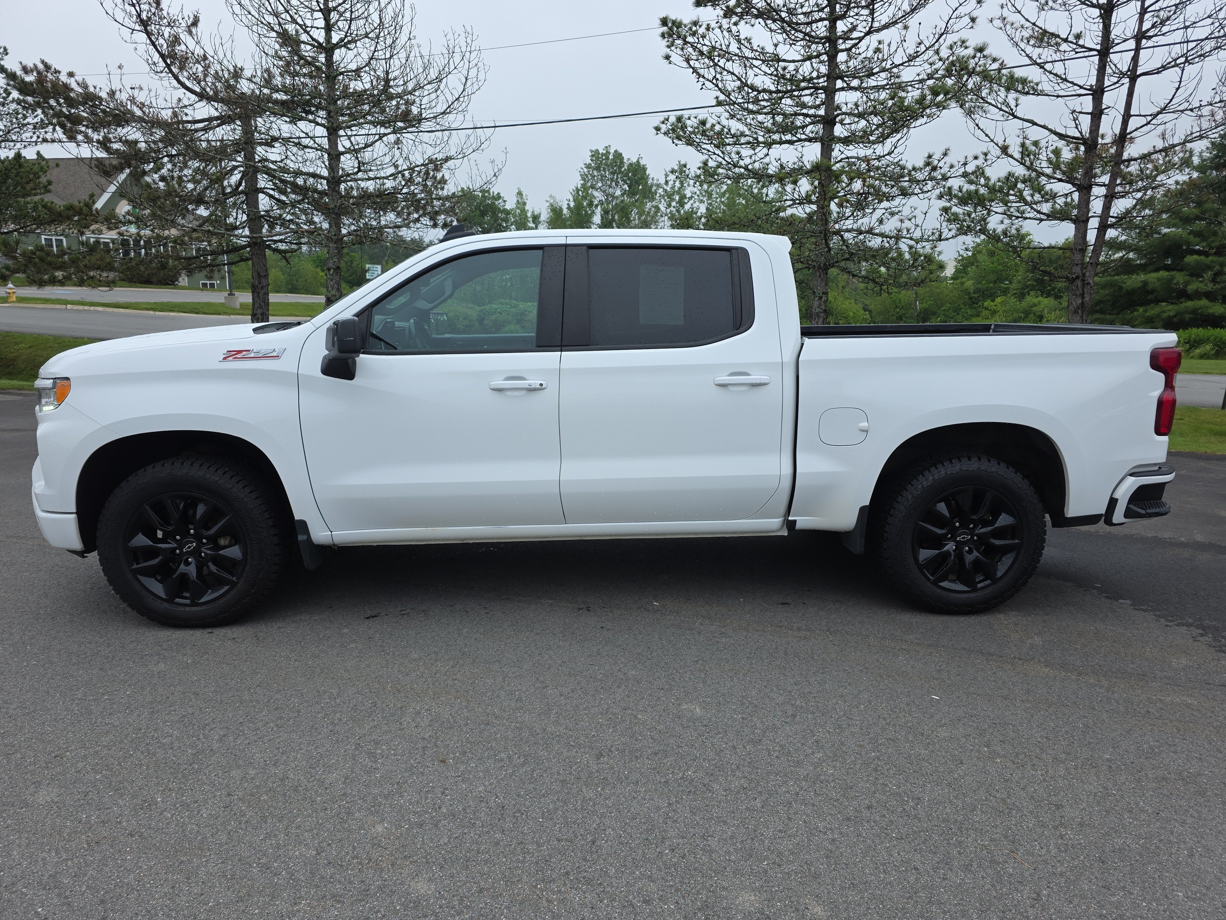 Used 2023 Summit White Chevrolet RST image 2