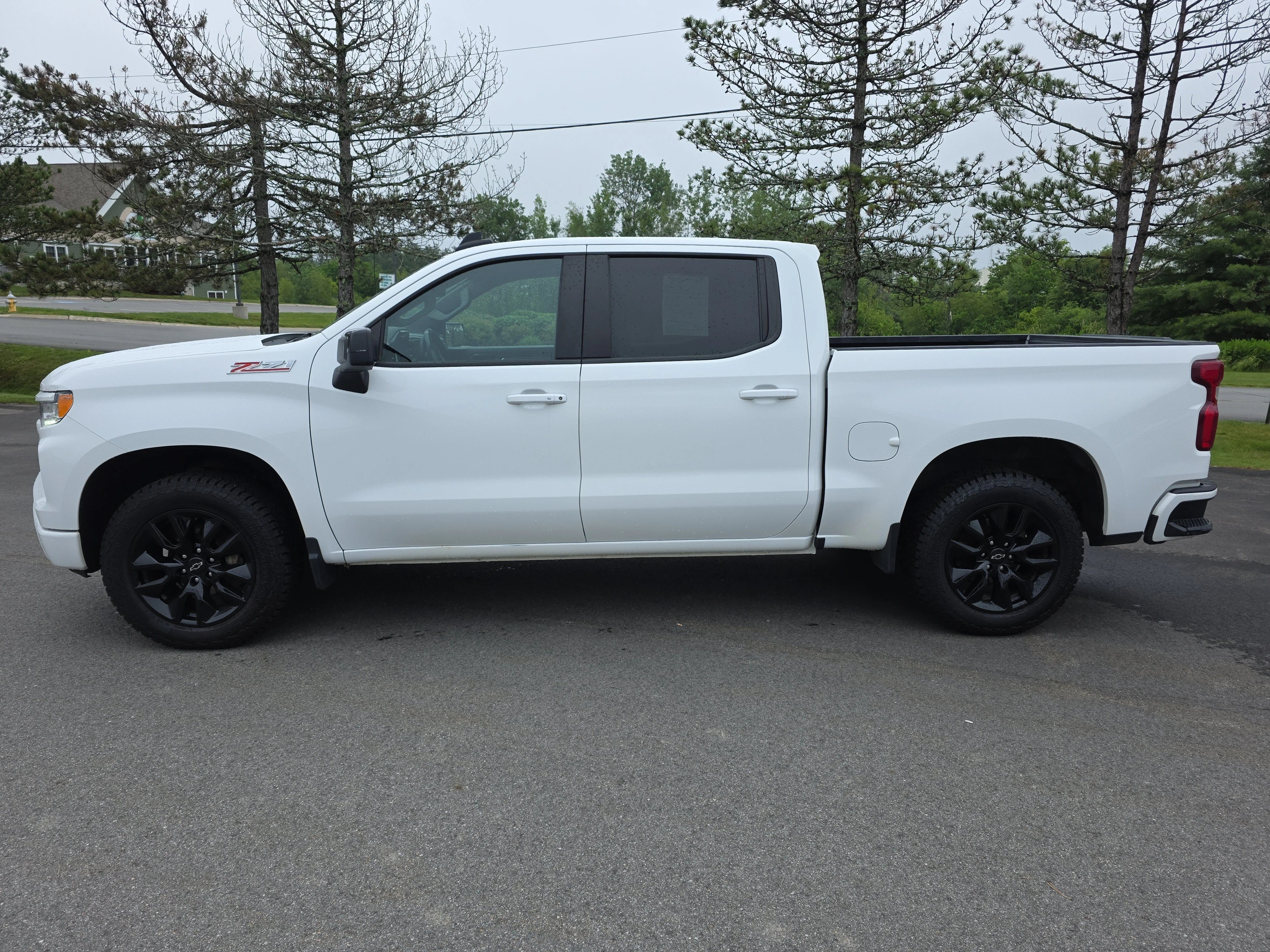 Used 2023 Summit White Chevrolet RST image 2