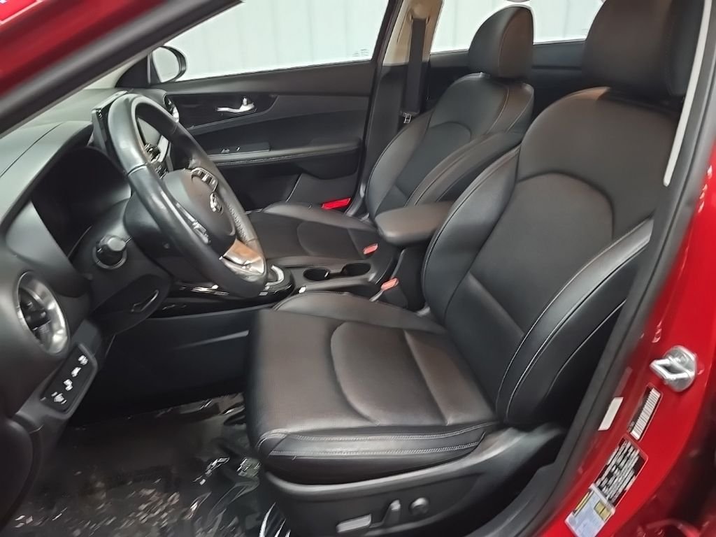 Used 2019 Red Kia EX image 29