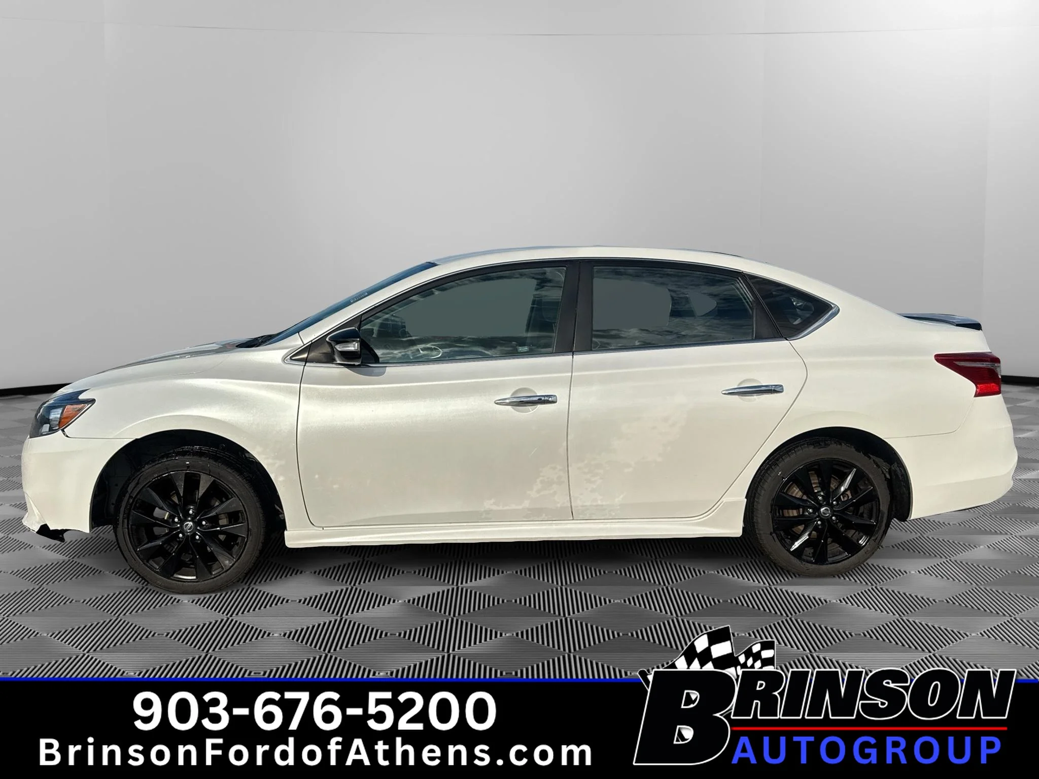 Certified Used 2018 Aspen White Nissan SR image 8