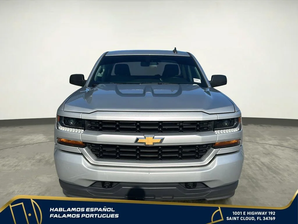 Used 2019 SILVER ICE METALLIC Chevrolet Custom image 10