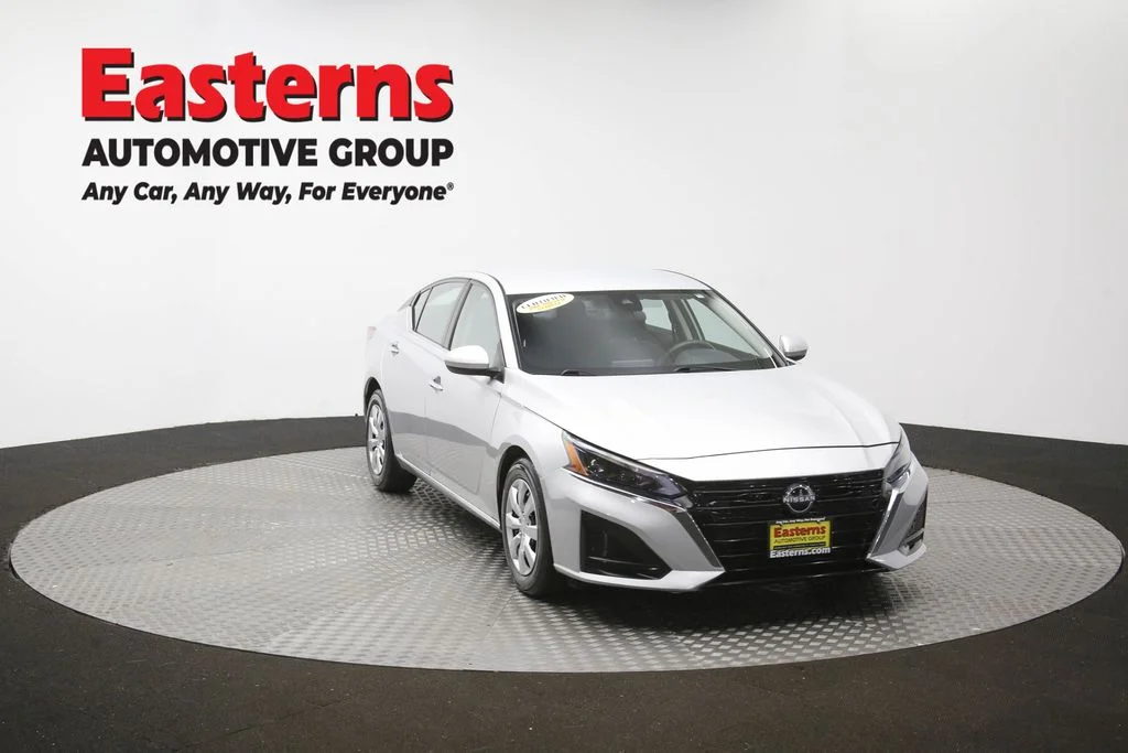Used 2023 Silver Nissan 2.5 S image 49