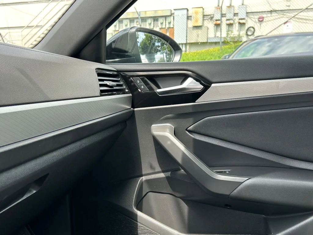 Used 2021 Black Volkswagen R-Line image 21