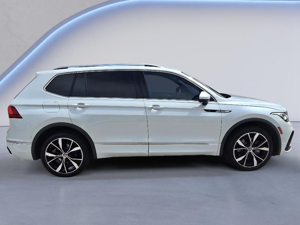 Used 2022 Oryx White Pearl Volkswagen SEL R-Line image 6