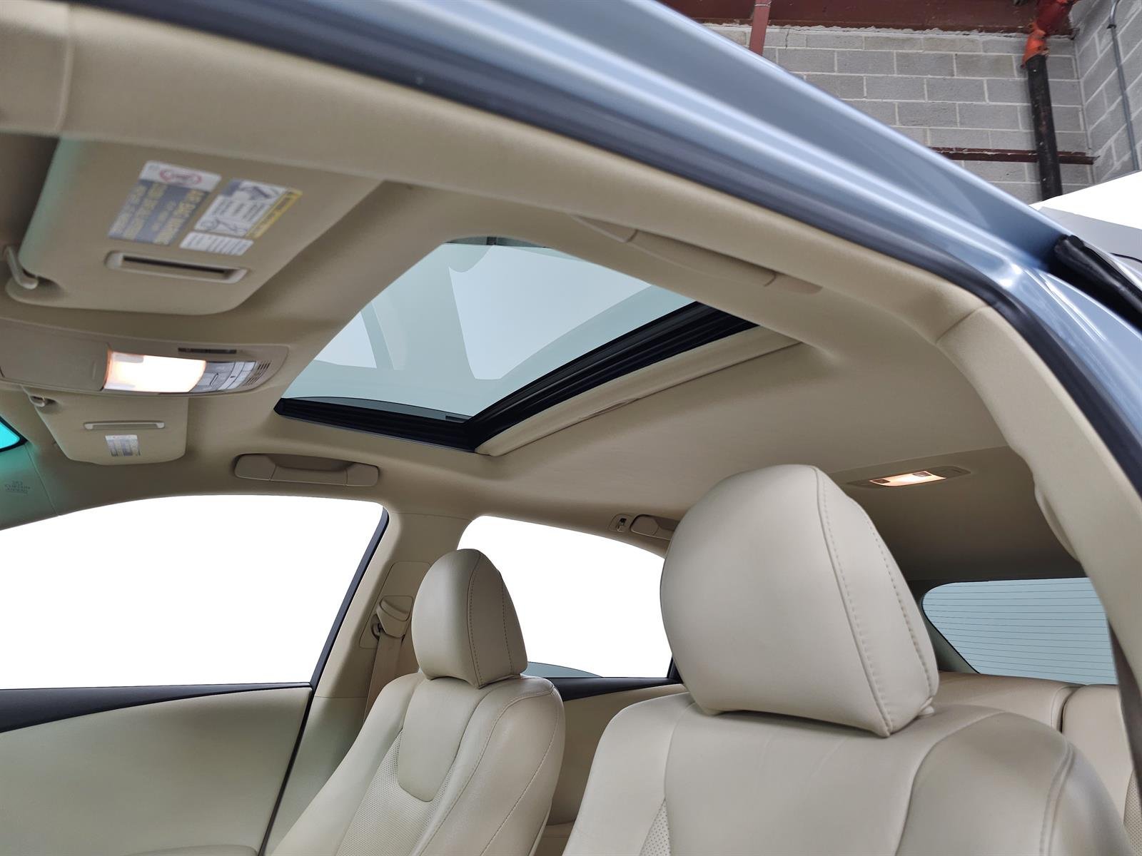 Used 2010 Blue Lexus  image 17