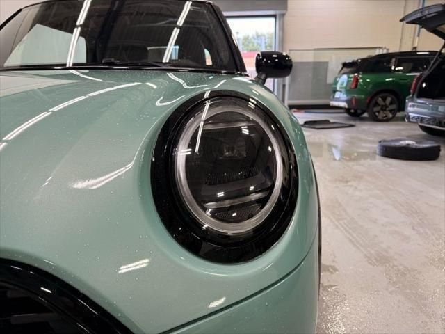 Used 2026 Ocean Wave Green Metallic MINI  image 9