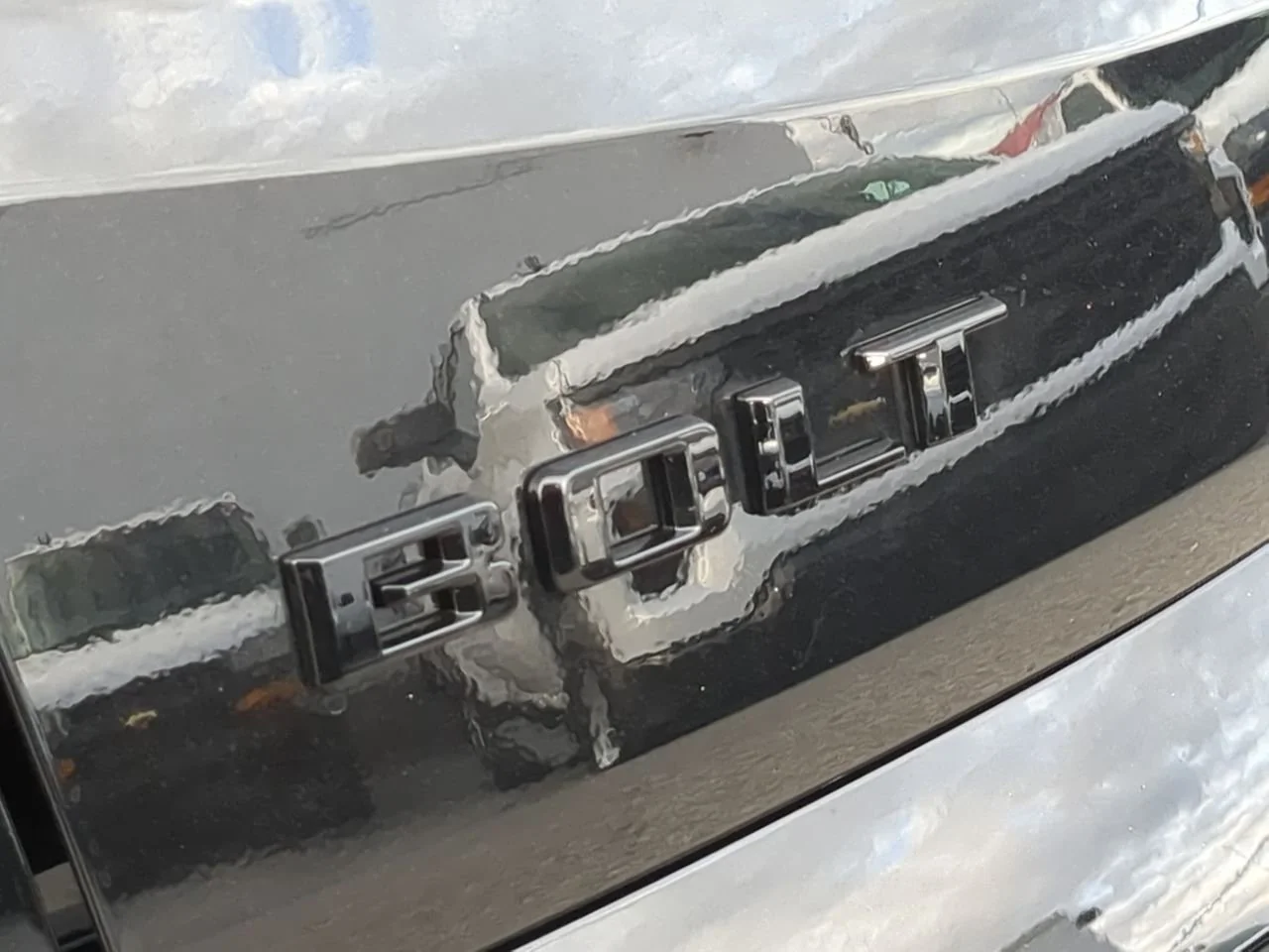 New 2027 Mosaic Black Metallic Chevrolet LT image 33