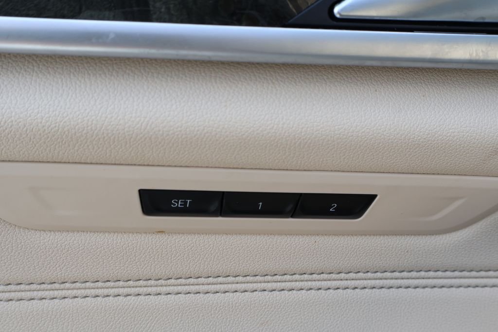 Used 2023 Black BMW i image 18