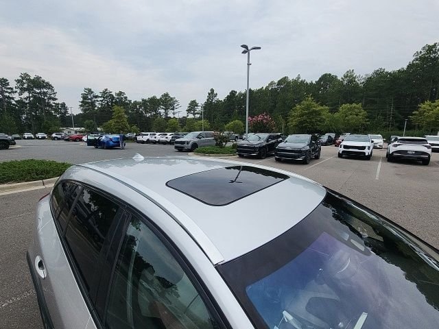 Used 2017 Silver Volvo T5 image 14