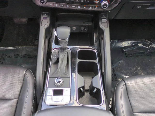 Certified Used 2025 White Kia S image 18