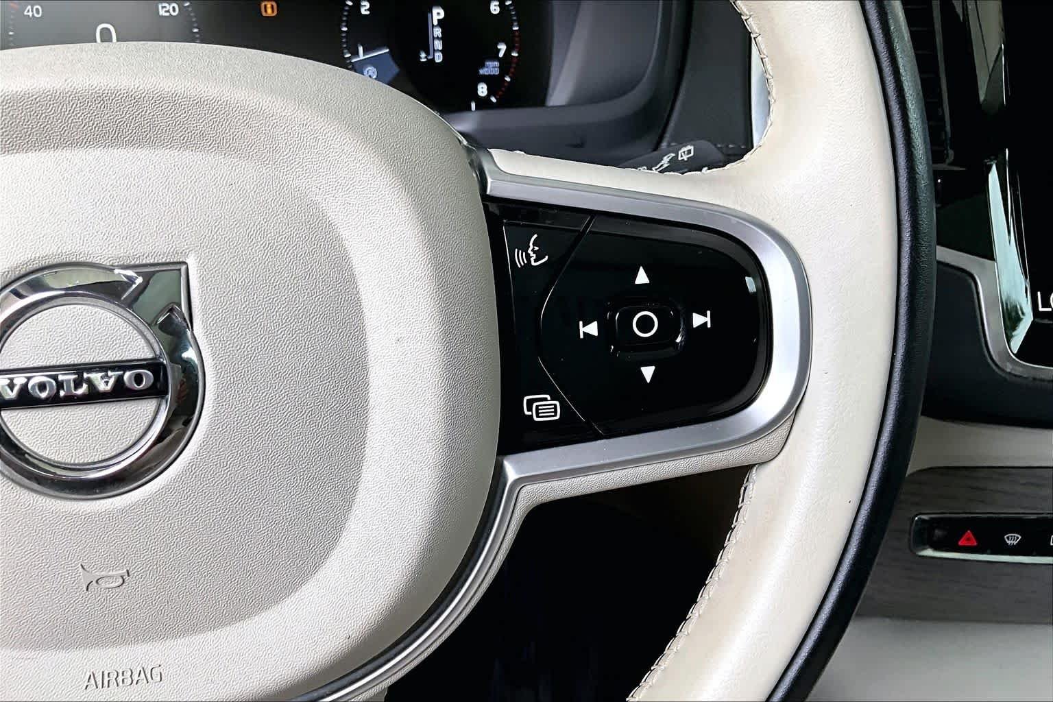 Used 2022 Birch Light Metallic Volvo Inscription image 25